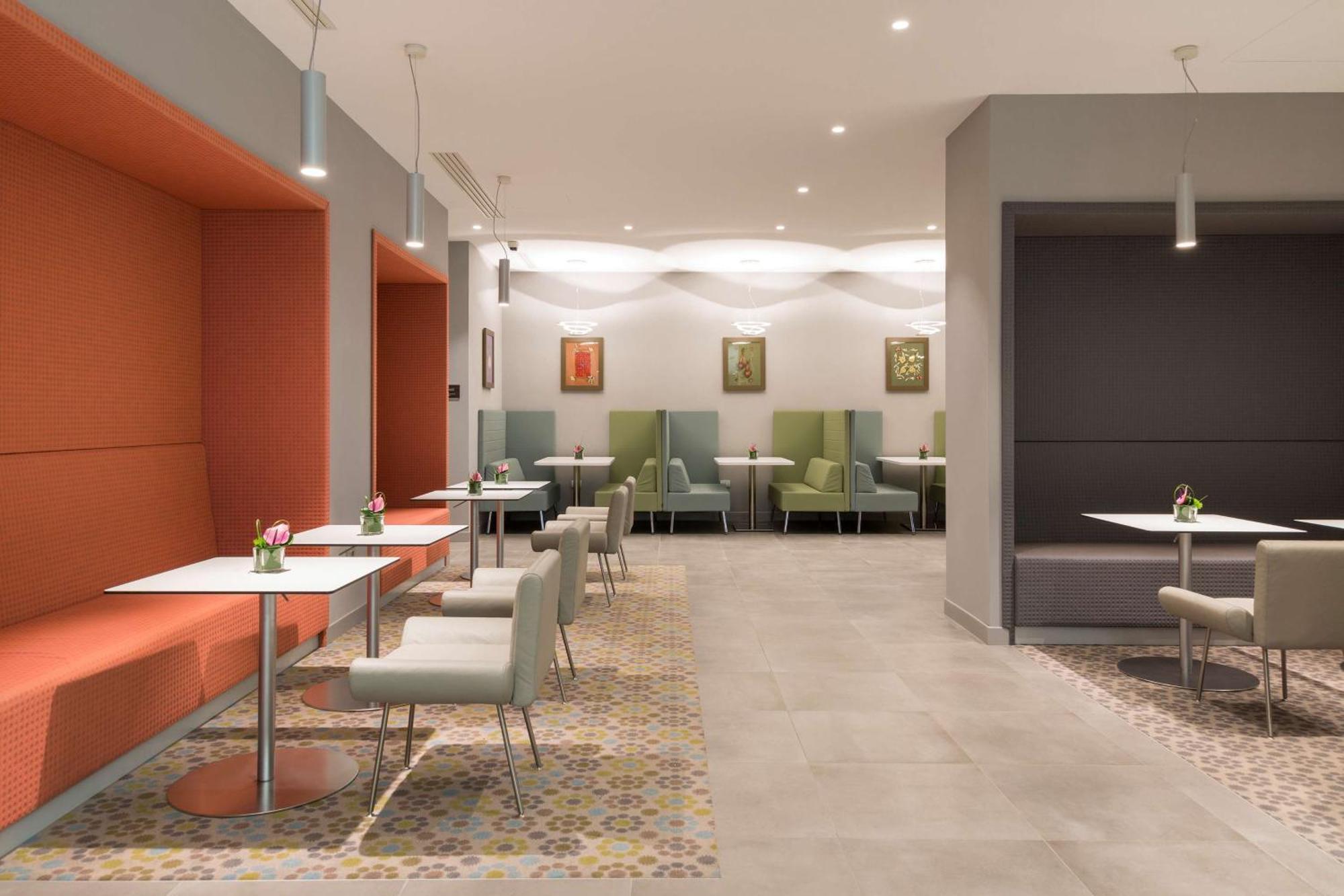 Hampton By Hilton East Rom