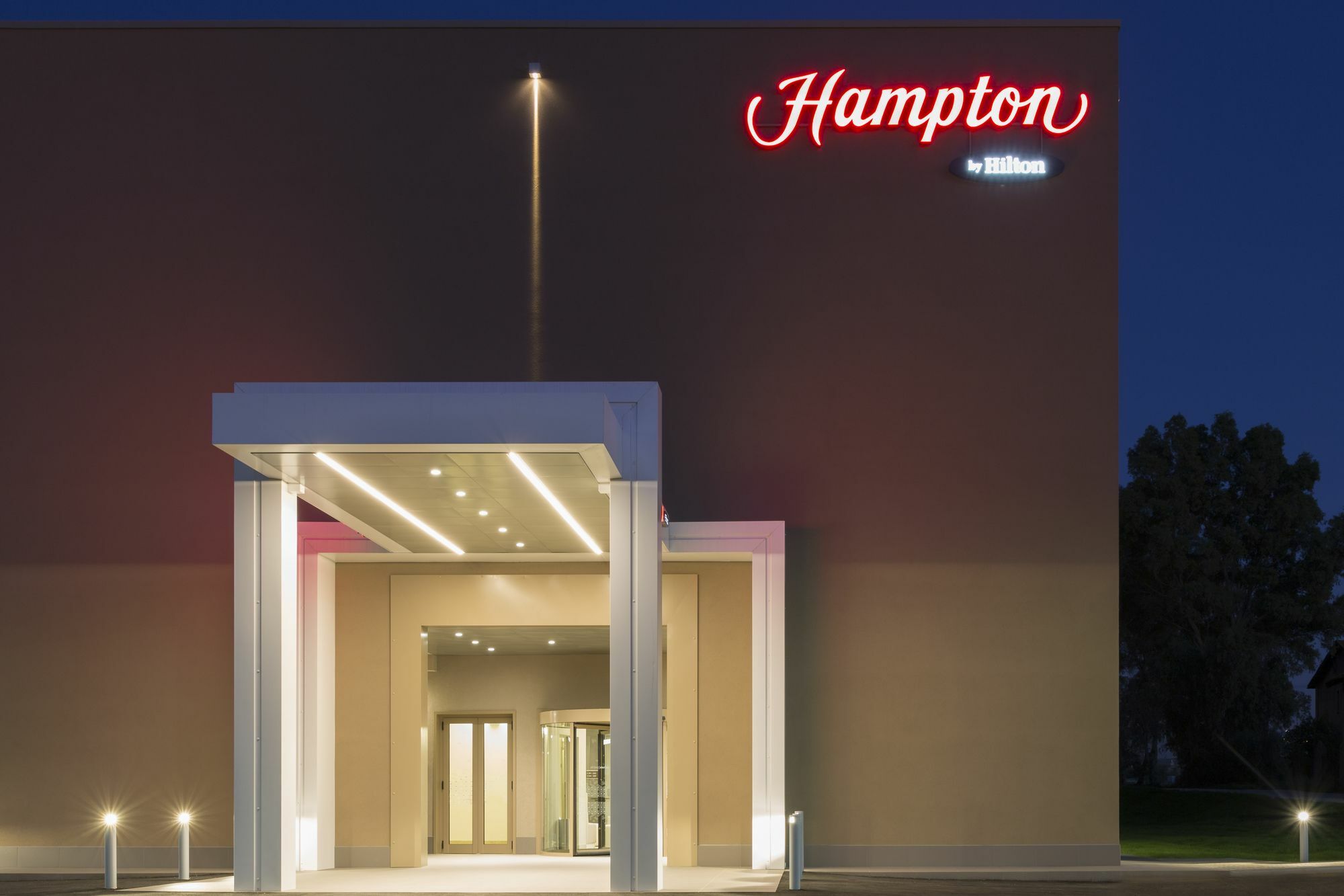 Hotel Hampton By Hilton East Rom